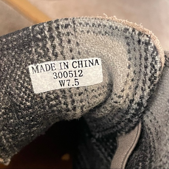 TOMS Taupe Suede Desert Wedge Booties, Sz 7.5 - Picture 11 of 11